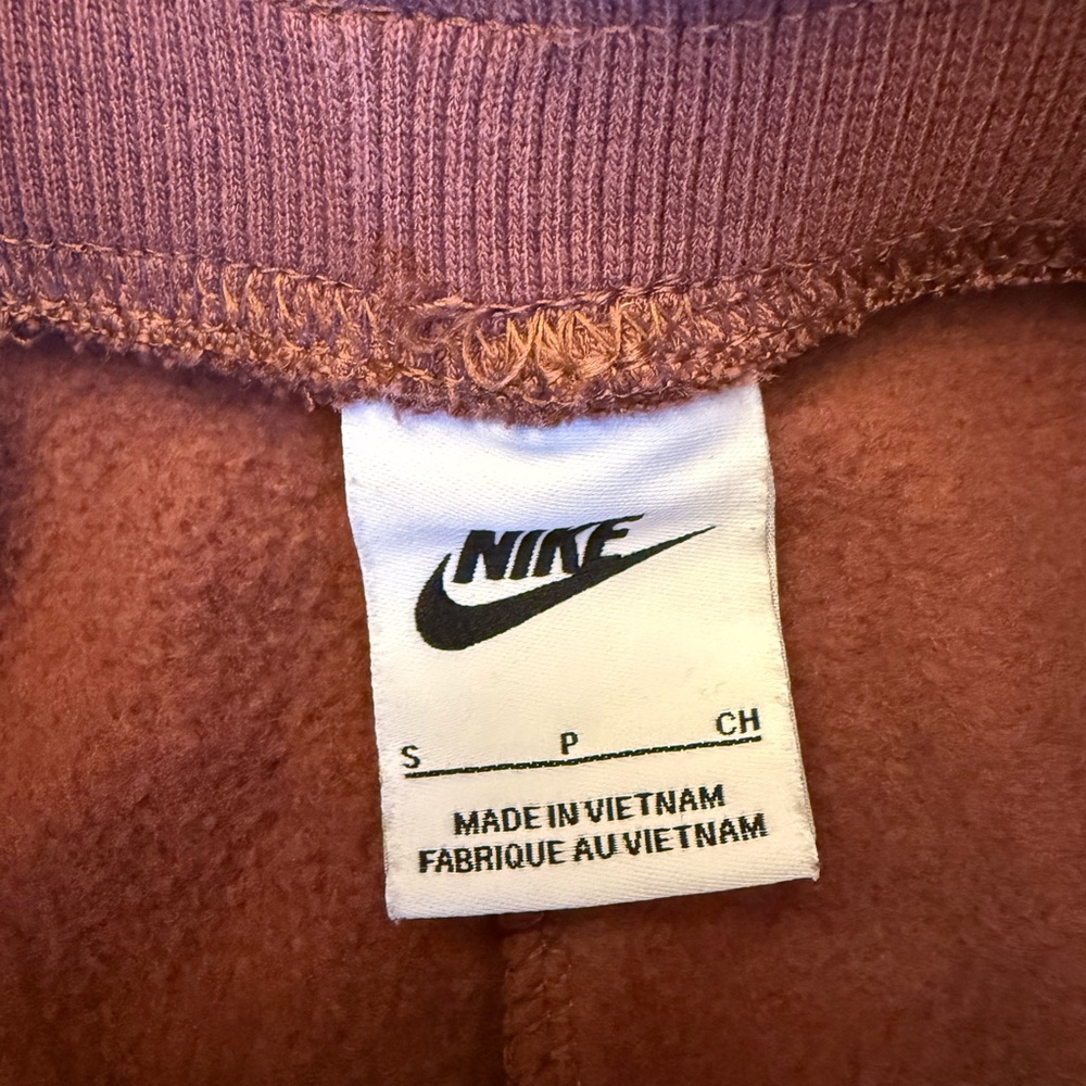 Nike Women's Brown Athletic Shorts - Picture 2 of 2